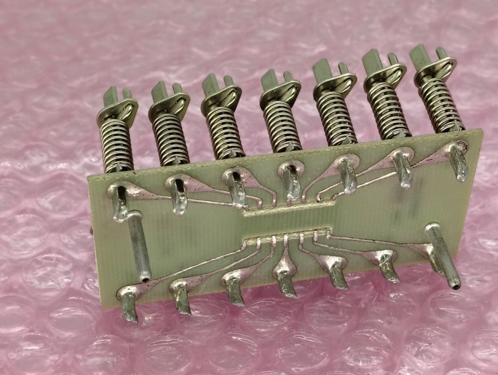 Vintage Vector Electronic 570-G Solderless DIP-14 Socket Adapter ~