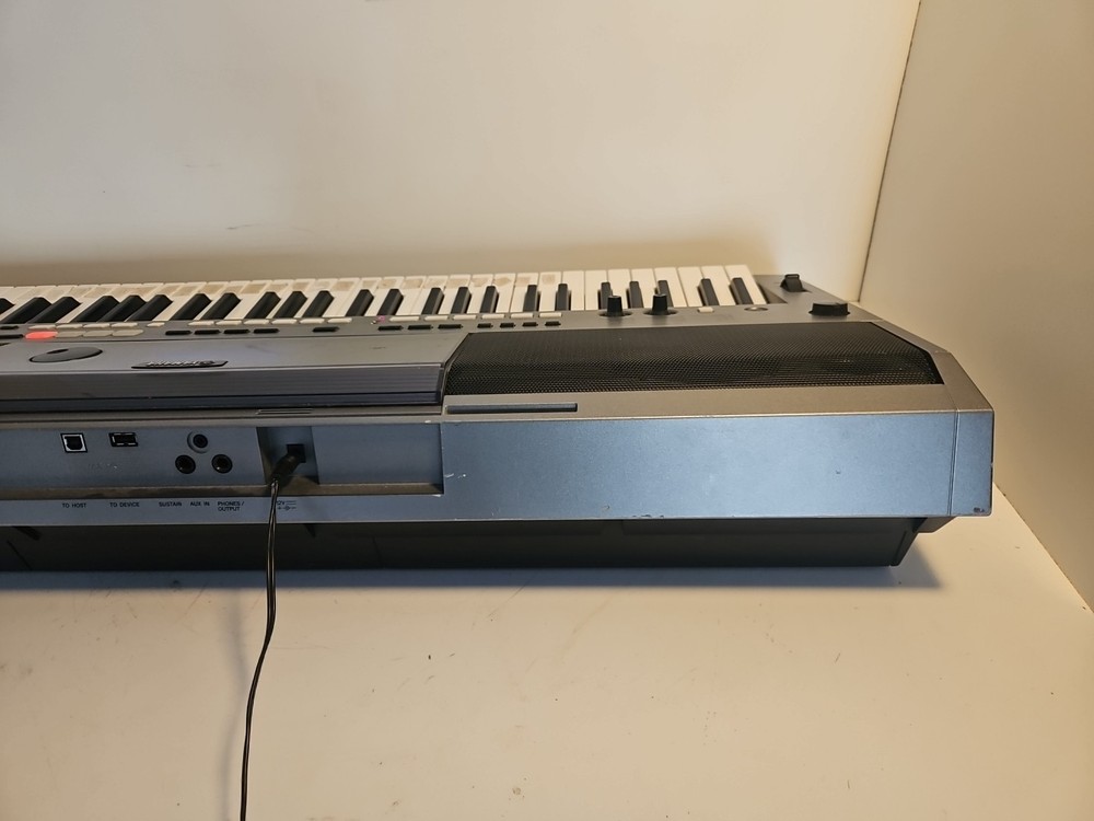 Yamaha PSR E443 61 Key Keyboard - Gray