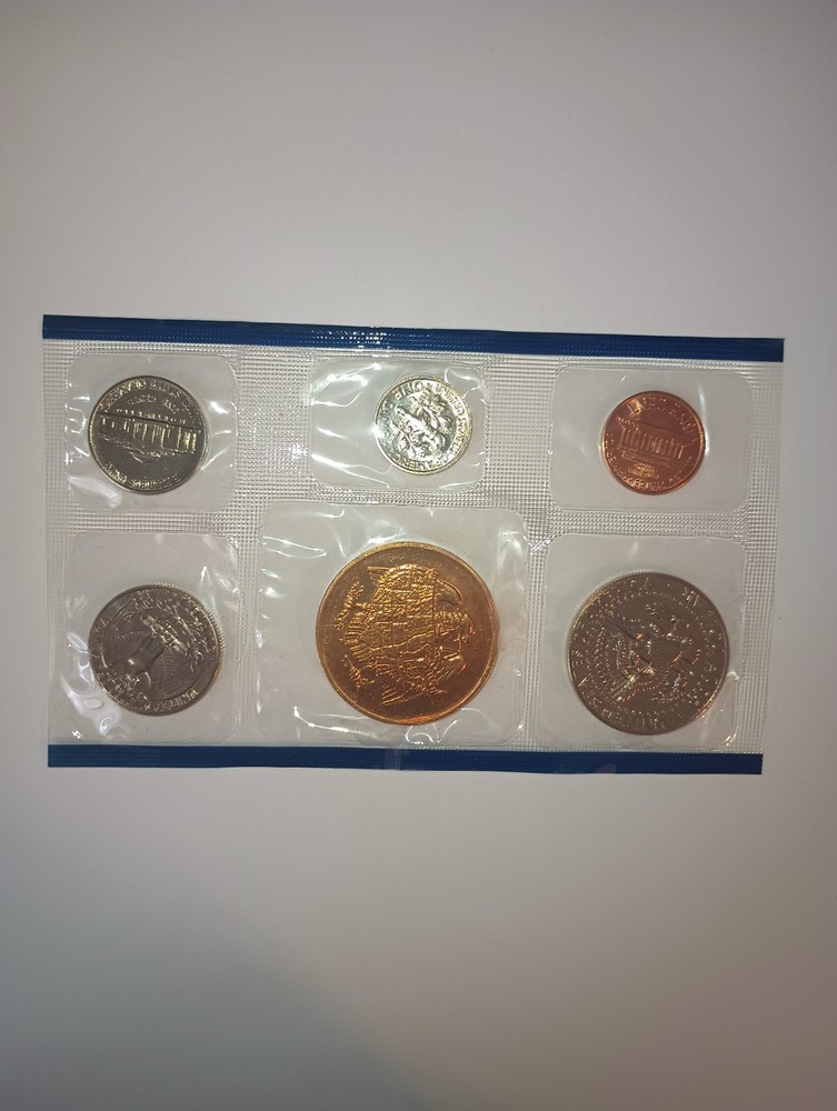 1987 PHILADELPHIA SOUVENIR MINT SET !