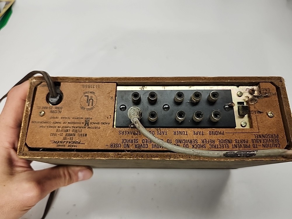 Vintage Realistic SA-101 Solid State Stereo Amplifier RadioShack Powers On As Is