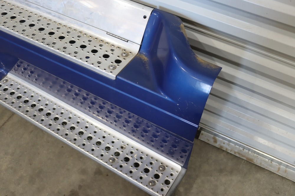 2008-2017 FREIGHTLINER CASCADIA 125 LEFT FORWARD FAIRING STEP FRAME PANEL OEM