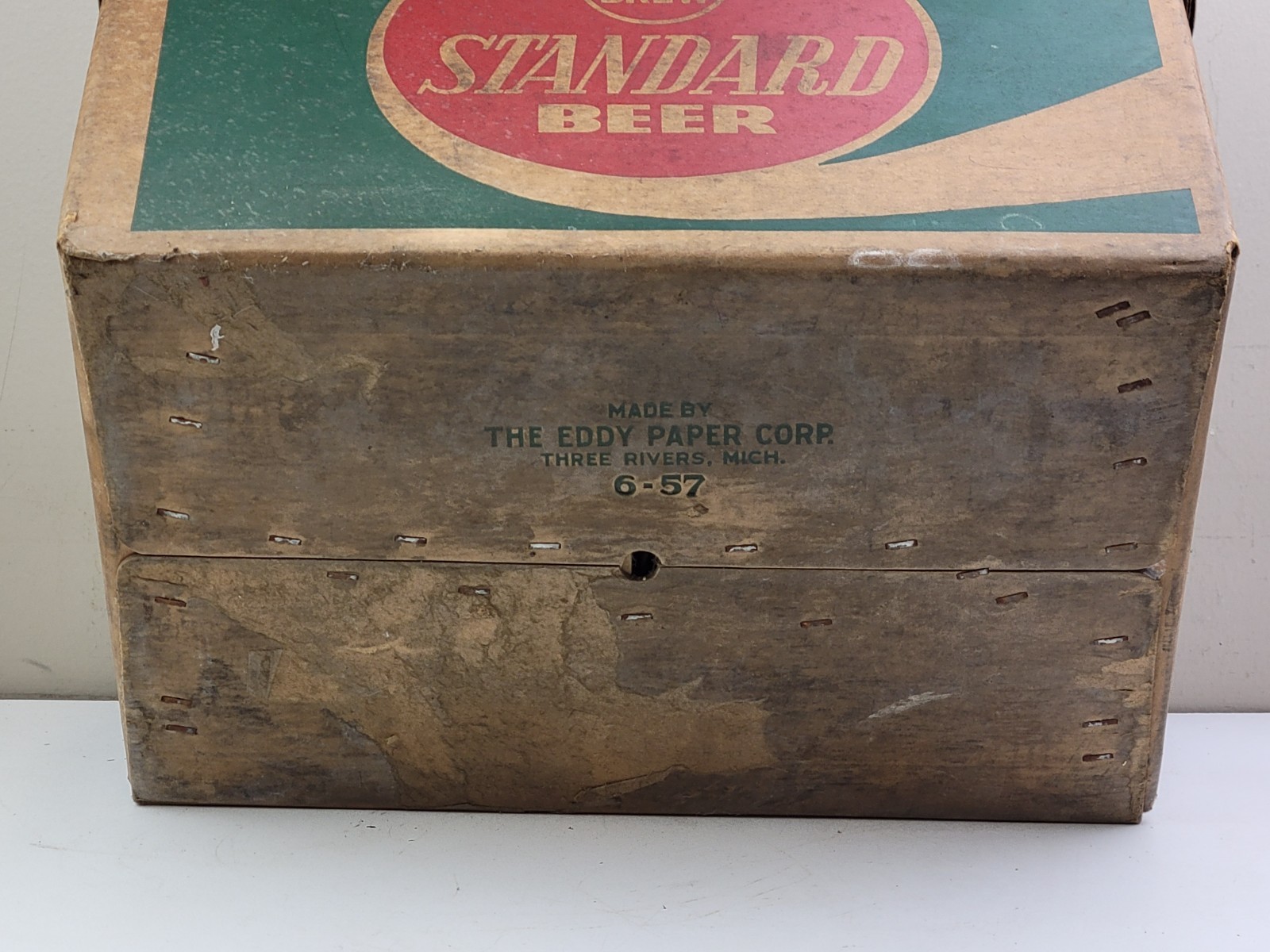 Standard Brewing Cleveland, OH Erin Brew Cardboard Beer Carrier Box w/ Bottles