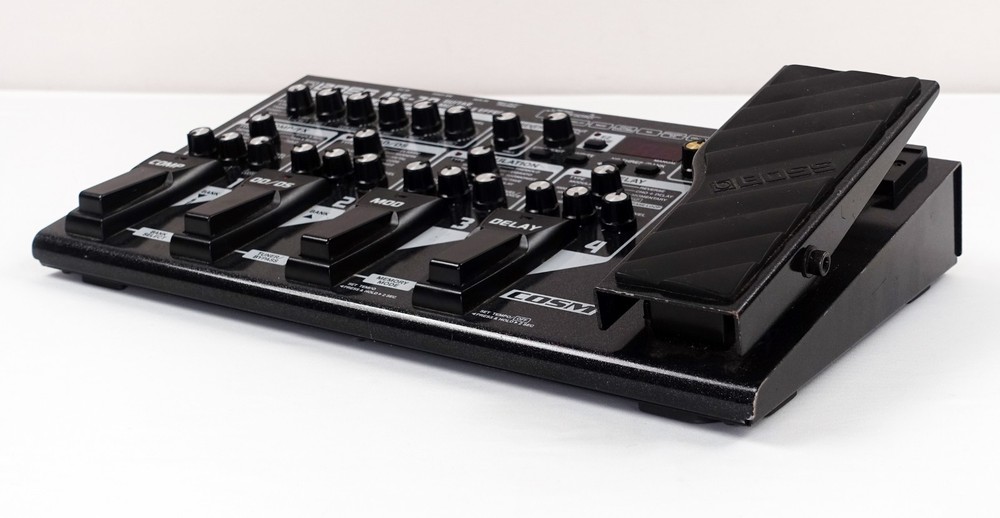 Boss ME-70 Guitar Multiple Effects Processor Pedal Overdrive Delay Modulation