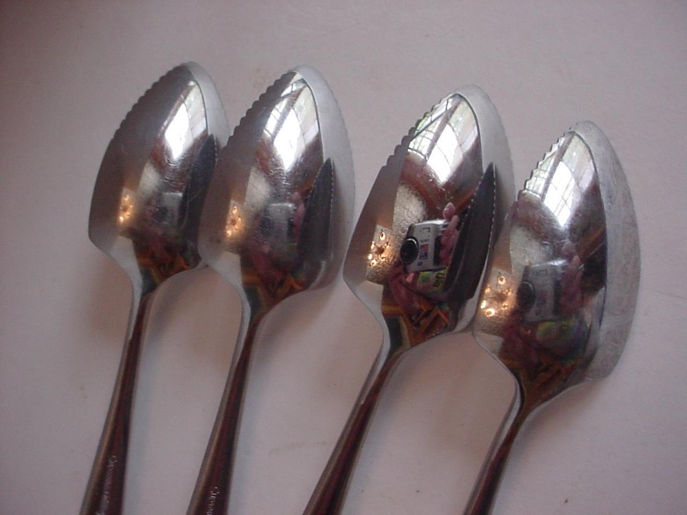 (8) Fruit / grapefruit spoons in the Cascade pattern Towle Supreme Stainless
