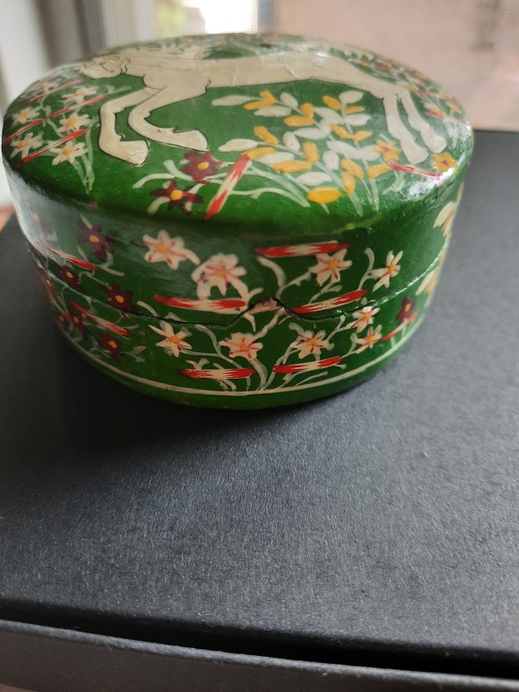 Vinetage Trinket/Keepsake Box Hand Painted Keshmir Lacquer Ware