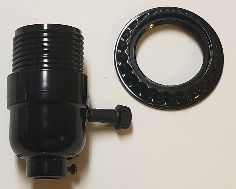 BLACK PLASTIC ON/OFF TURN KNOB THREADED LAMP SOCKET WITH RING E26 NEW 47684JB