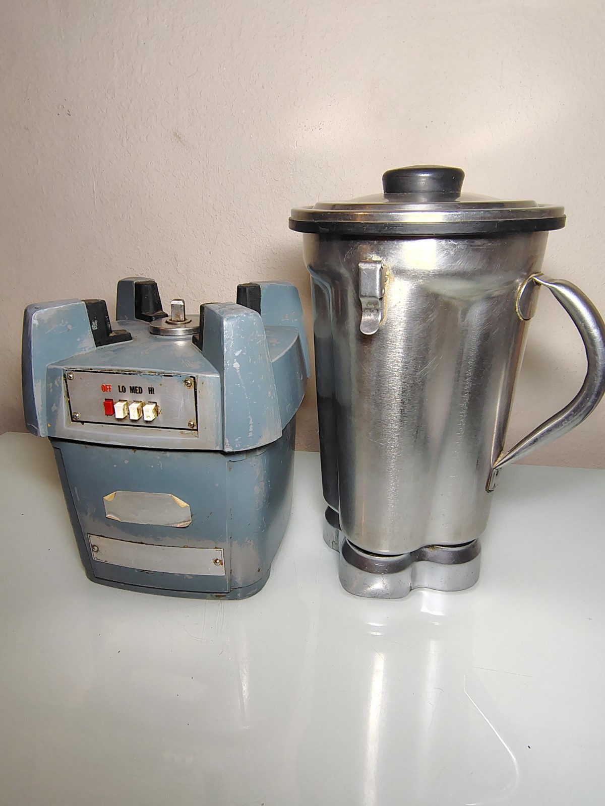 Waring Blender CB6 115 Volts Model 34BL22 Used - Needs Rubber Legs/Pads