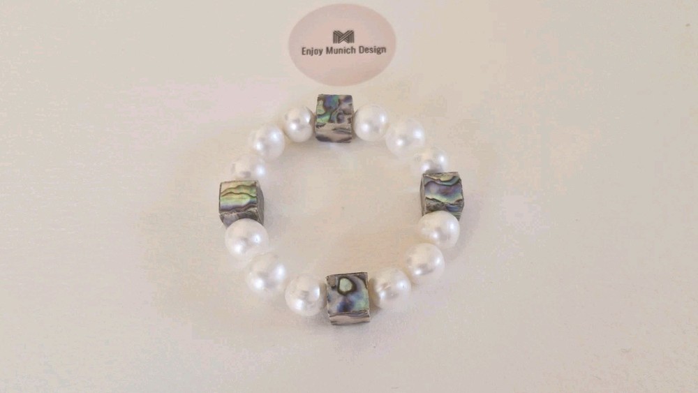 Beaded Bracelet with Abalone Cube