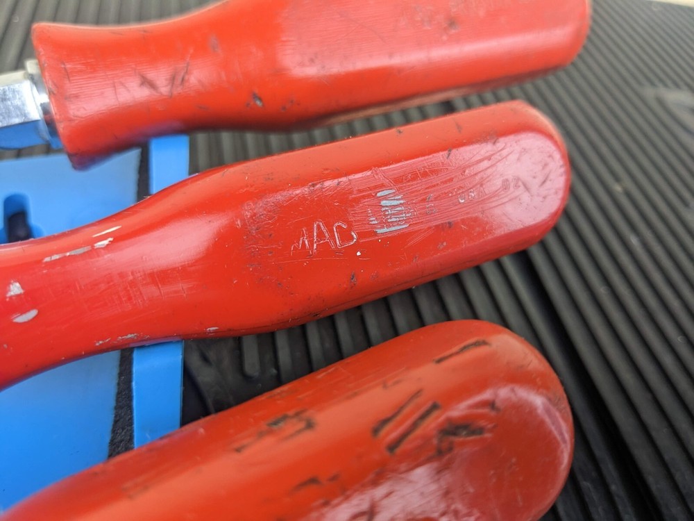 #az419 Vintage Mac Tools Red Hard Handle Mixed Screwdriver Set