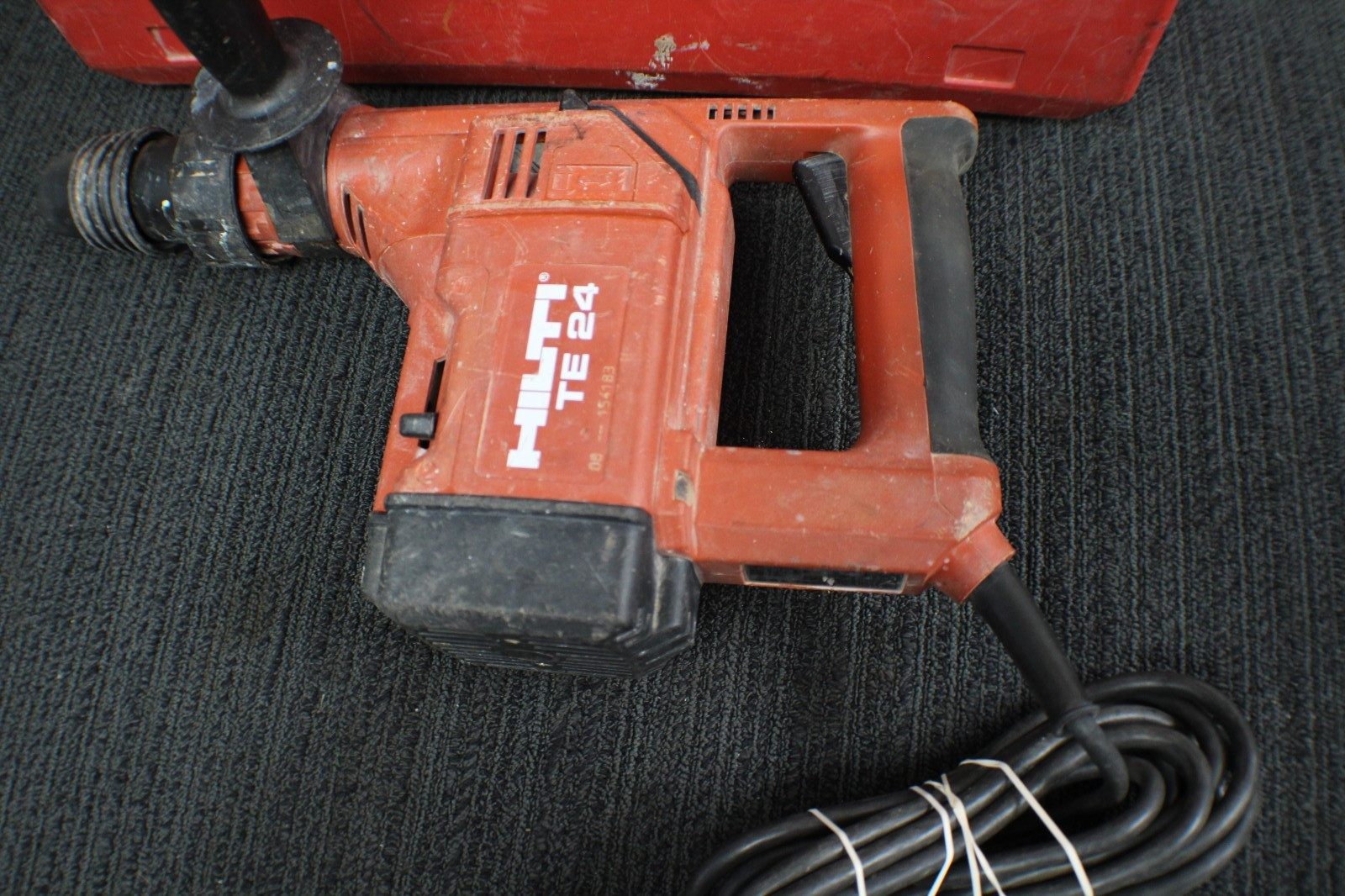 Hilti TE24 - 115V Corded Rotary HAMMER DRILL - W/Hard Shell Case.