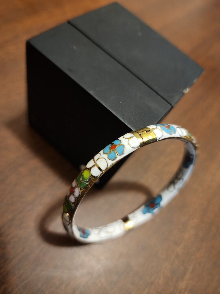 Vintage Floral Hinged Bangle Bracelet
