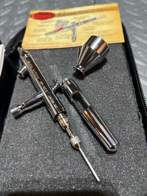 Iwata smart jet compressor and Iwata Eclipse airbrush