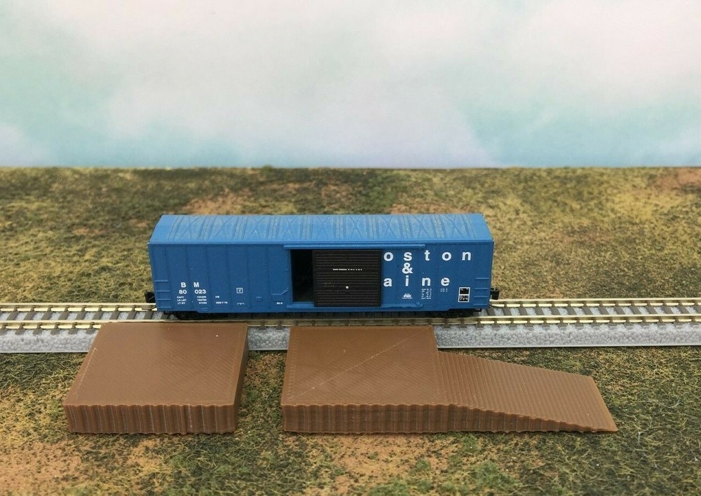 2 PC Loading Platform Dock with Ramp - Z Scale 1:220 - No Assembly Required!