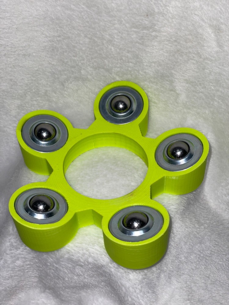 Bowling ball cleaning stand