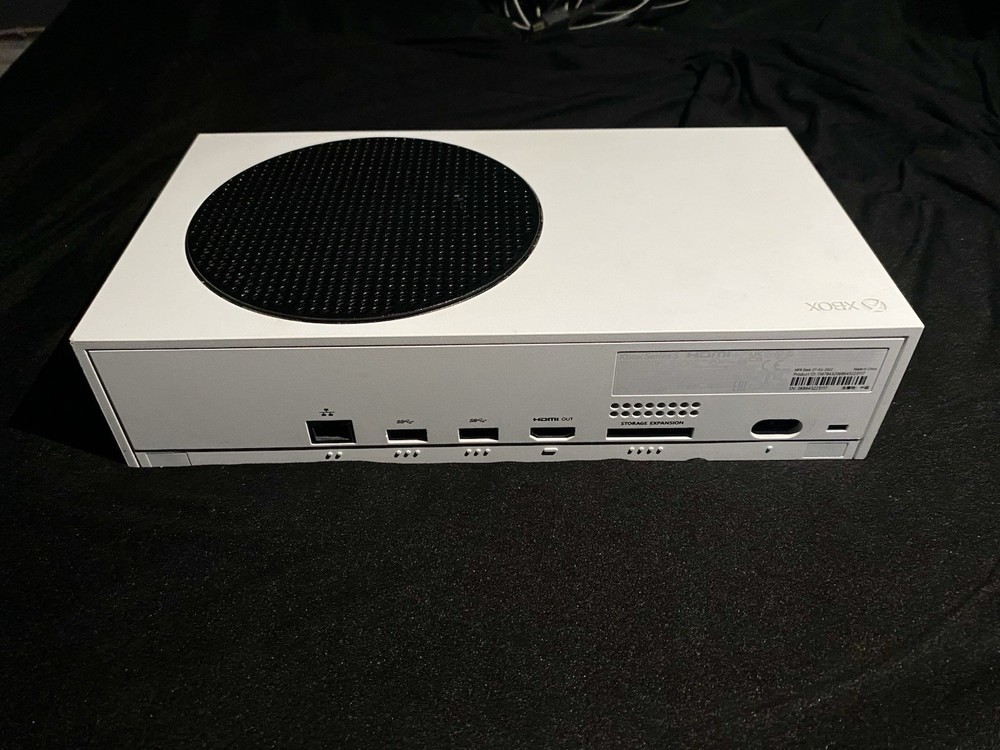 *READ DESC Microsoft Xbox Series S (COMES WITH CONTROLLER)