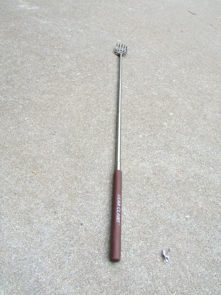 Vintage BEAR CLAW Telescoping Brown Handle BACK SCRATCHER 8.25"-22.5" Long