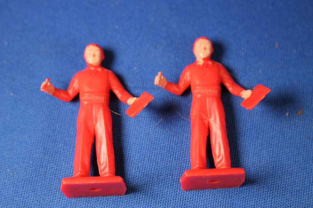 O - S - O-27 Plastic Figures - 5 Warehouse Workers