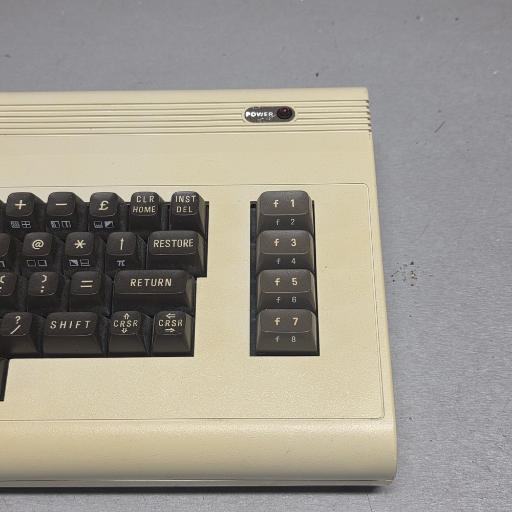 Commodore VIC-20 Vintage Computer 117V USA Model Untested All Original