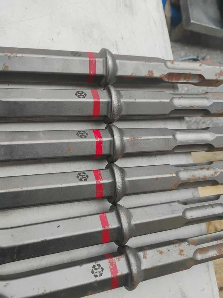 Hilti TE-H FM 40 Self-Sharpening Narrow Flat Chisel RED
