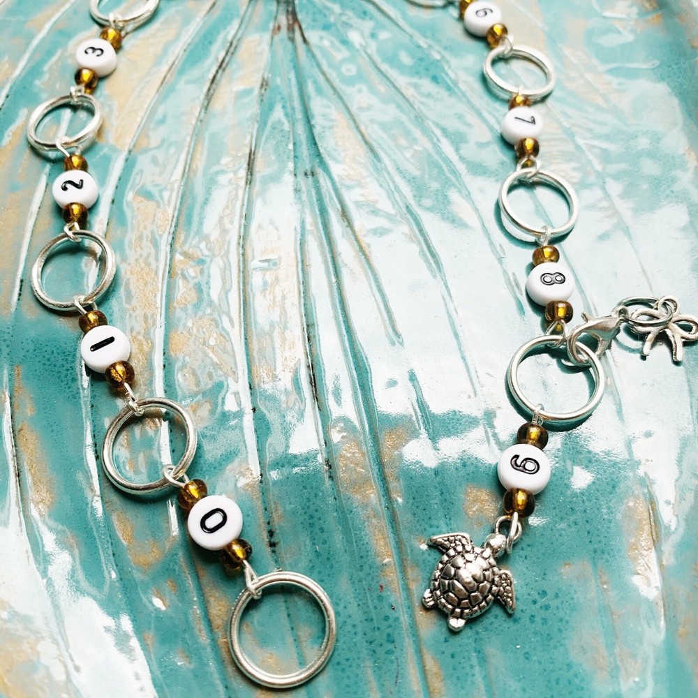 Turtle chain row counter for knitting