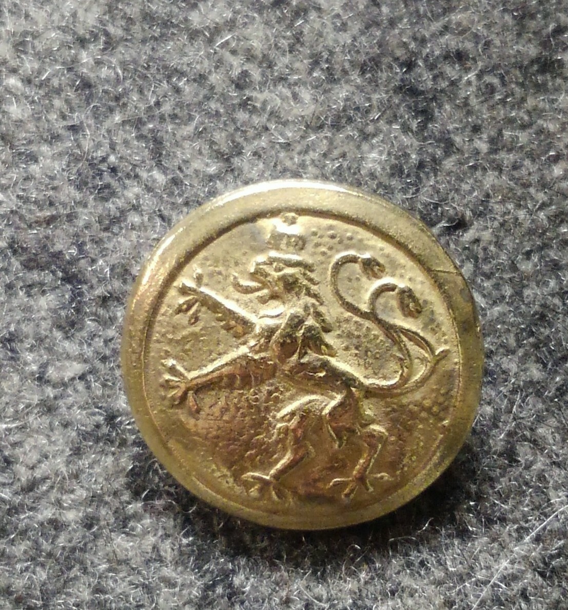 WWI German Bavarian Brass finish 21MM LEFT FACING buttons by the each