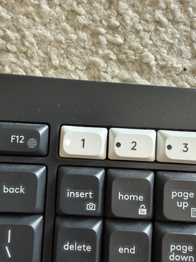 Logitech K850 Wireless/unify Bluetooth Keyboard With M350 Pebble Bluetooth Mouse