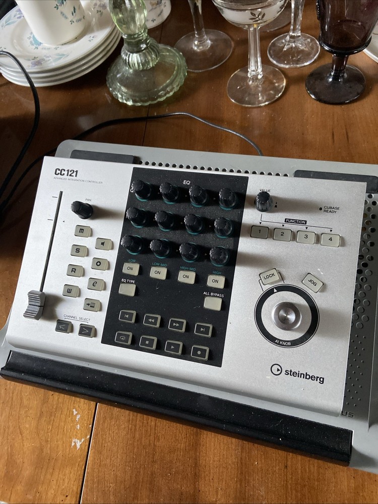 Steinberg CC121 Advanced Integration Controller For Cubase Nuendo Studio One