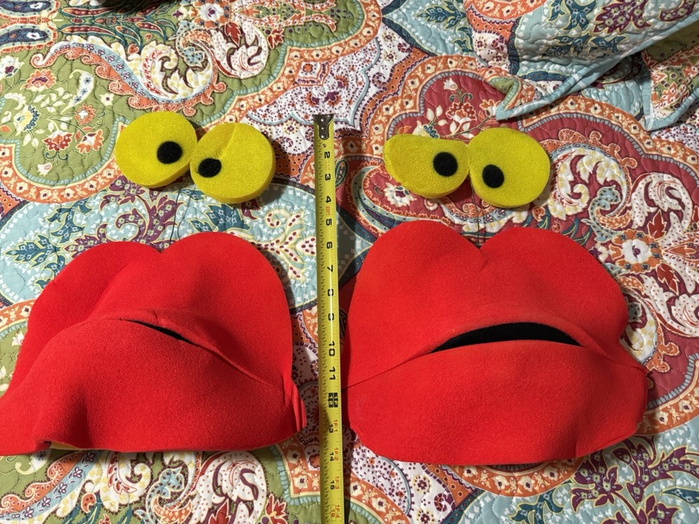 Two Blacklight Foam Lip Puppets With Eyes