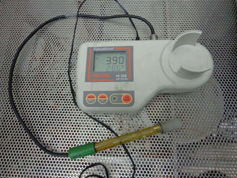 HANNA INSTRUMENTS HI-208 PH METER with Electrode