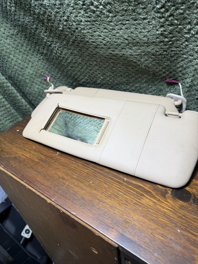 2005 BMW 325i E46 OEM Driver & Passenger Sun Visors