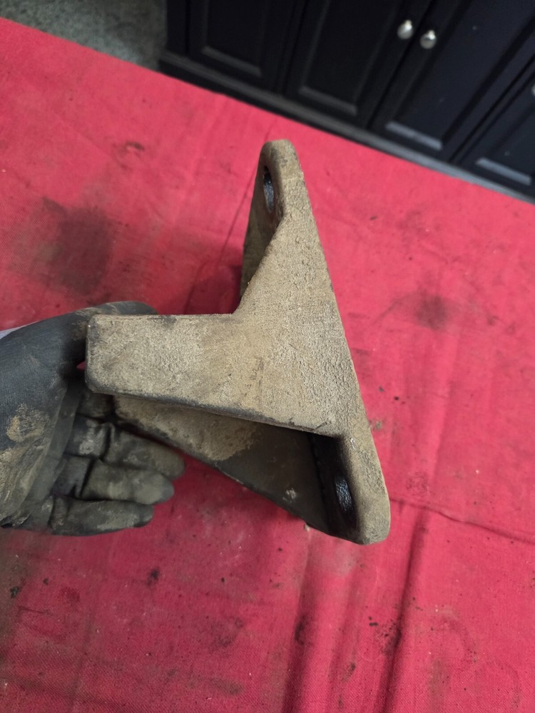 OEM Cummins N14 Celect+ Engine Mount 01-14501 D-12