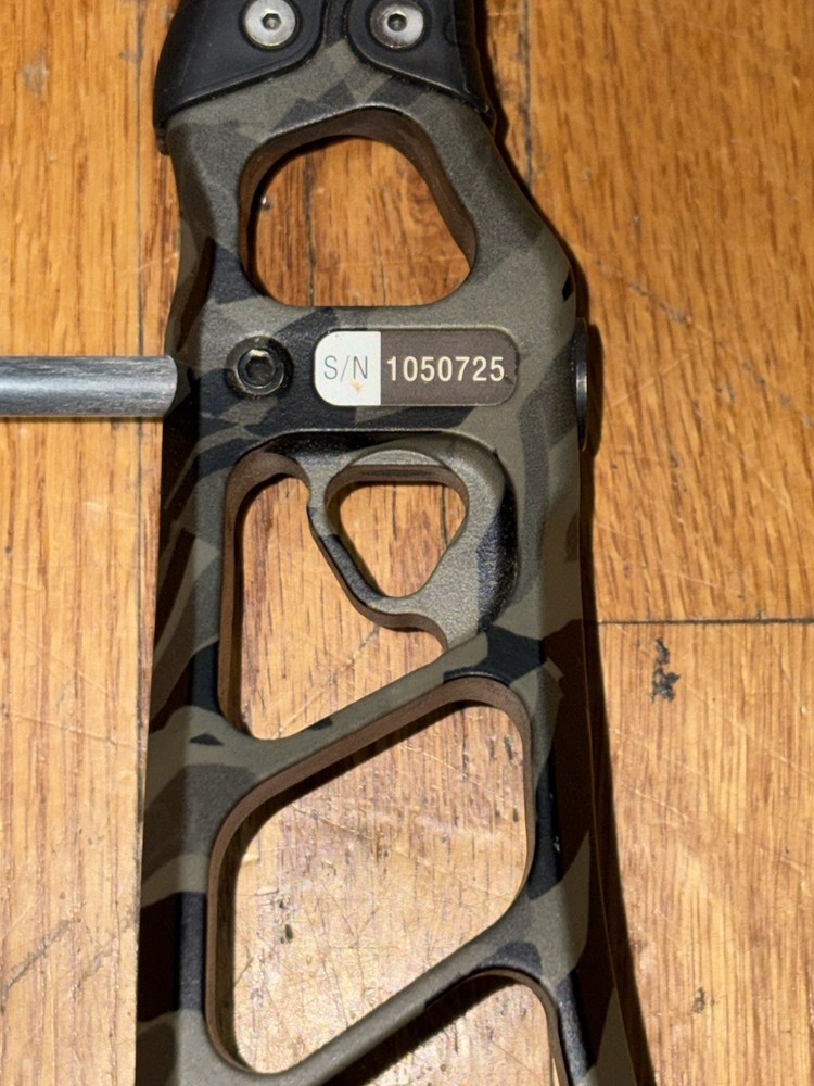 Prime Inline 3 60lb RH Compound Bow With HHA Sport Optimizer Lite Sight