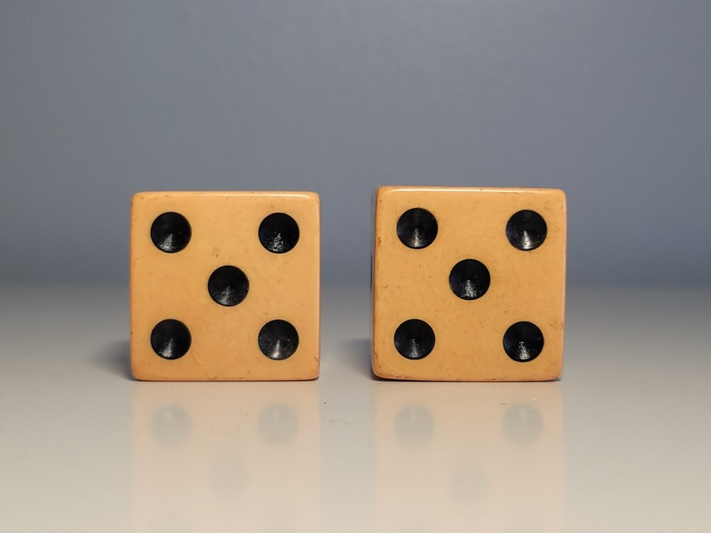 2pc Butterscotch Bakelite Dice Pair 77 Grams Vintage 1.25"