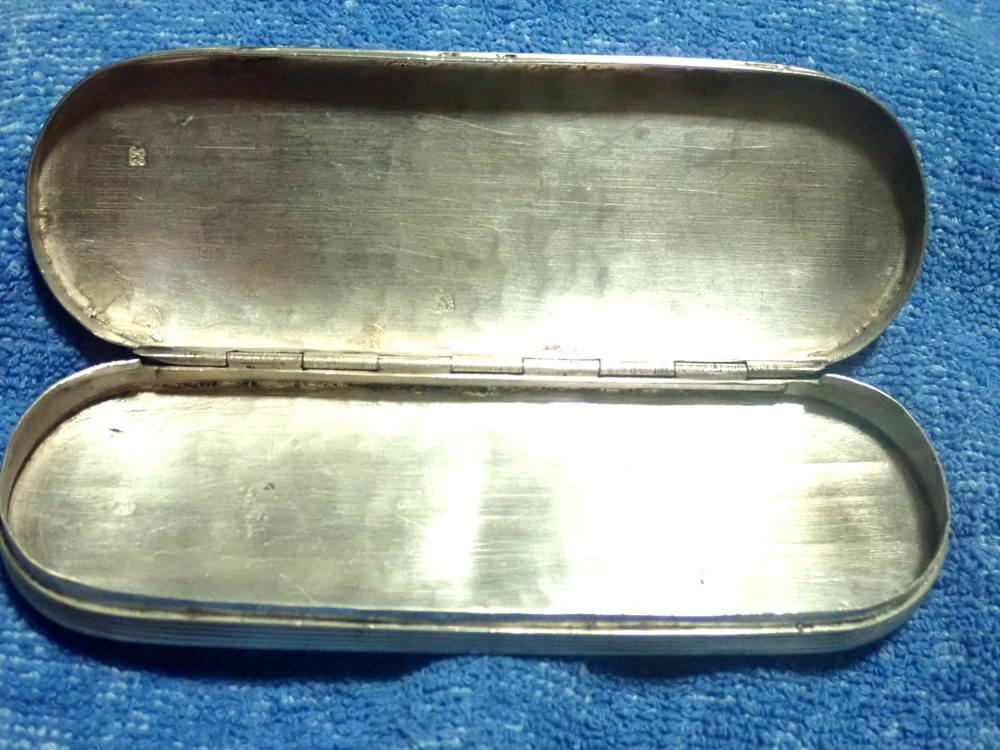 1819 HEAVY DUTCH SILVER ROUNDED EDGE SPECTACLE CASE! PARALLEL LINES (79 grams)