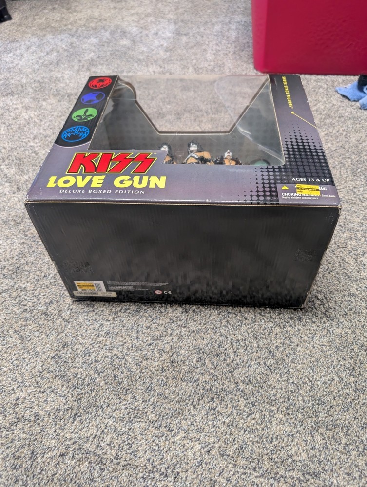 RARE - KISS Love Gun Deluxe Boxed Edition – Complete Super Stage Figures Set