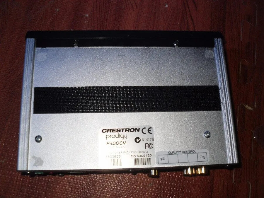 Crestron P-IDOCV with Module, Dock, Power Cable, Missing Cable between Dock&Mod