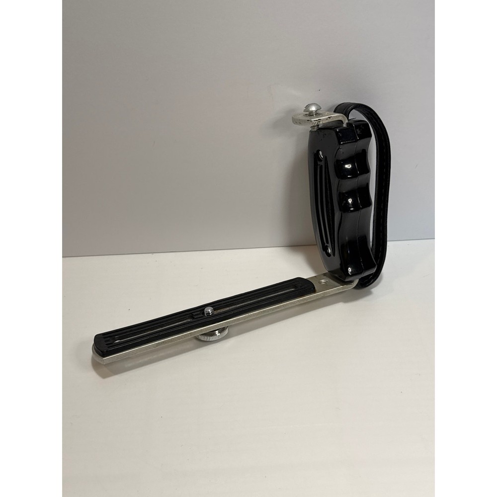 Vintage 7” Flash Bracket