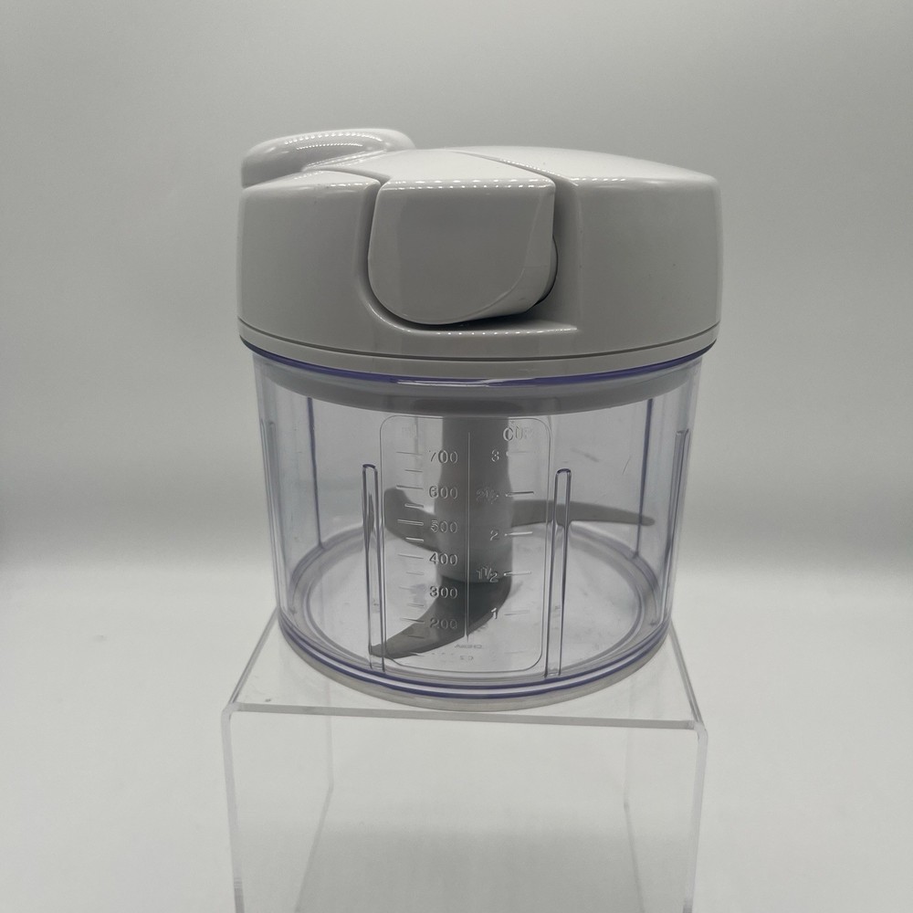 Pampered Chef Manual Food Processor Chopper 3 Cup Capacity EUC