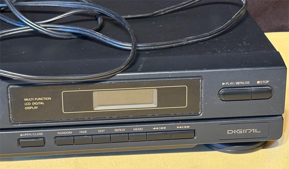 Sanyo CP791 Multi Function LCD Display Digital Compact Disc CD Player- No Remote