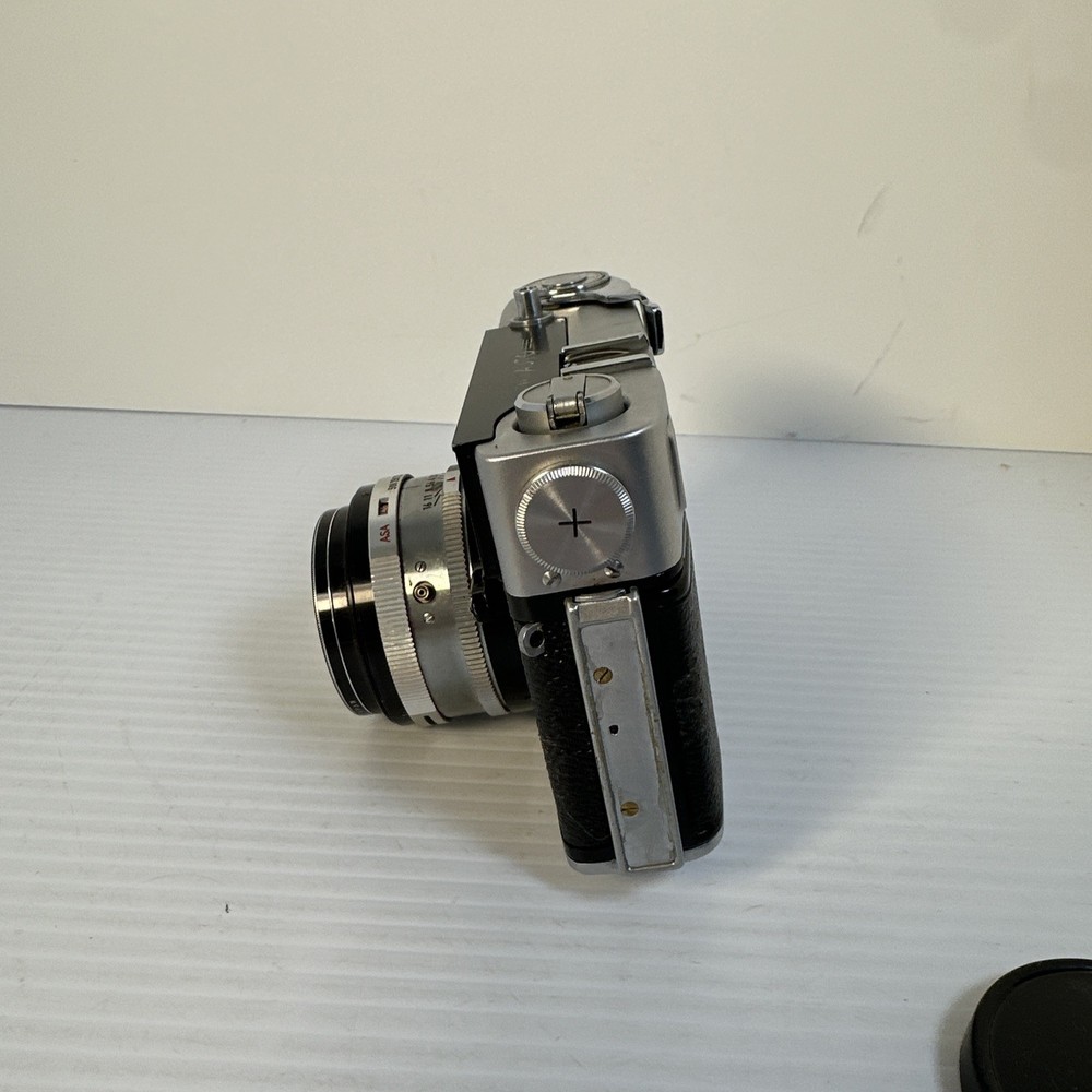 Vintage 1960's Taron Auto EE Rangefinder Camera