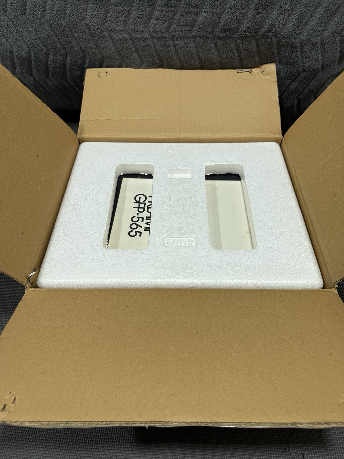 ADCOM GFP-565 AUDIOPHILE PRE AMPLIFIER EXCELLENT ORIGINAL CONDITION IN BOX