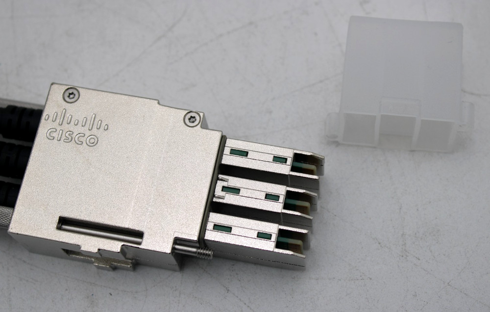 Cisco Stacking Cable STACK-T1-50CM V01
