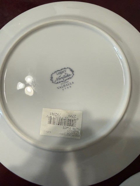 Legacy By NORITAKE - 2799 - Valhalla - 5 Piece Place Setting