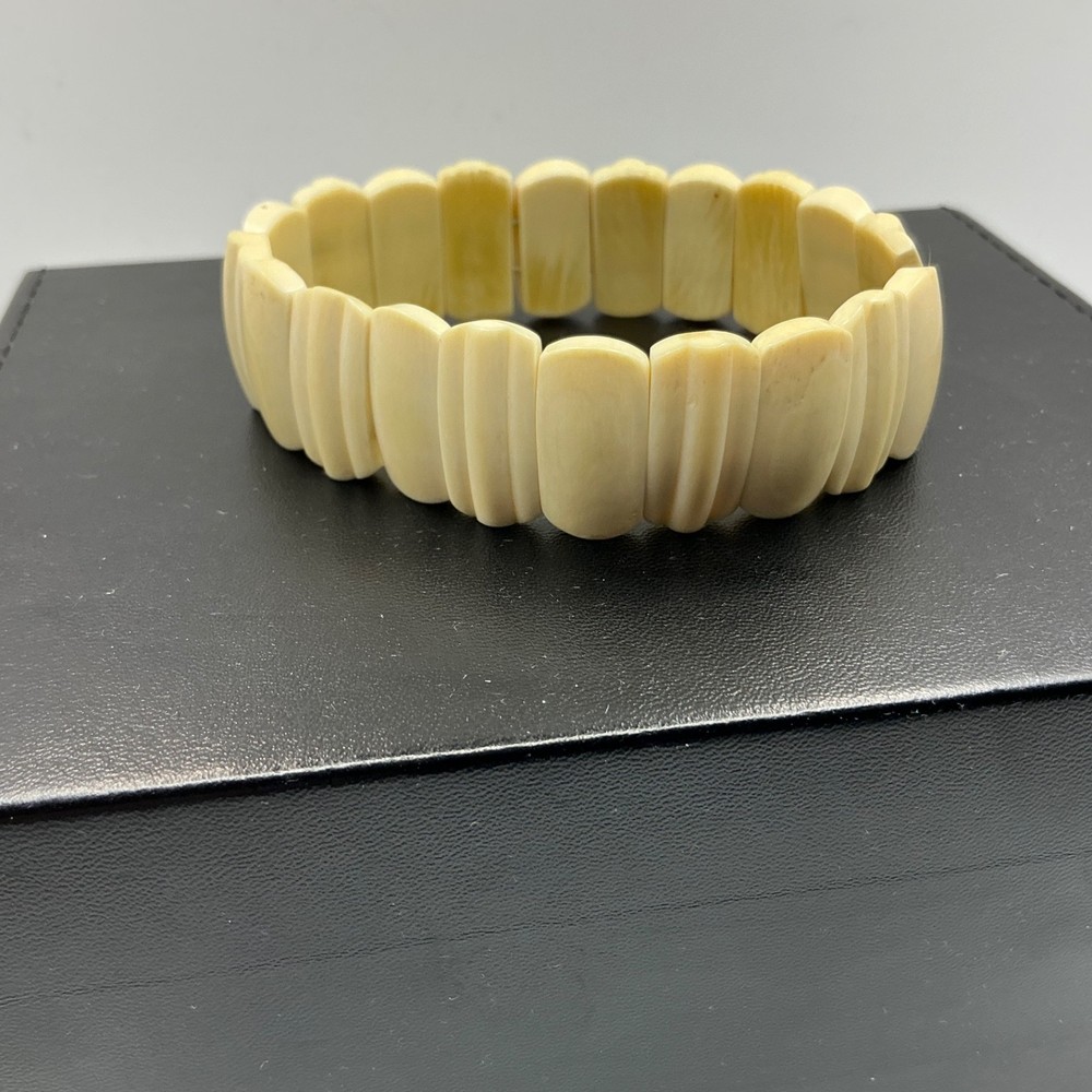 Vintage Bakelite Stretch Bracelet Cream Panel