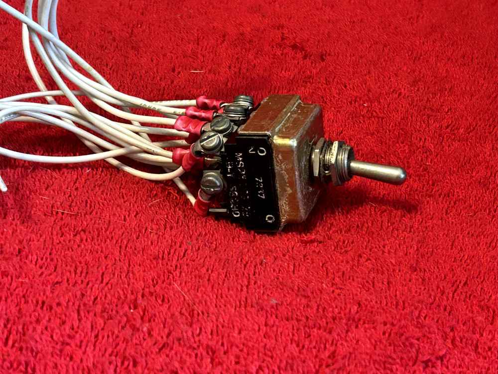 AIRCRAFT MS 25068-23 TOGGLE SWITCH