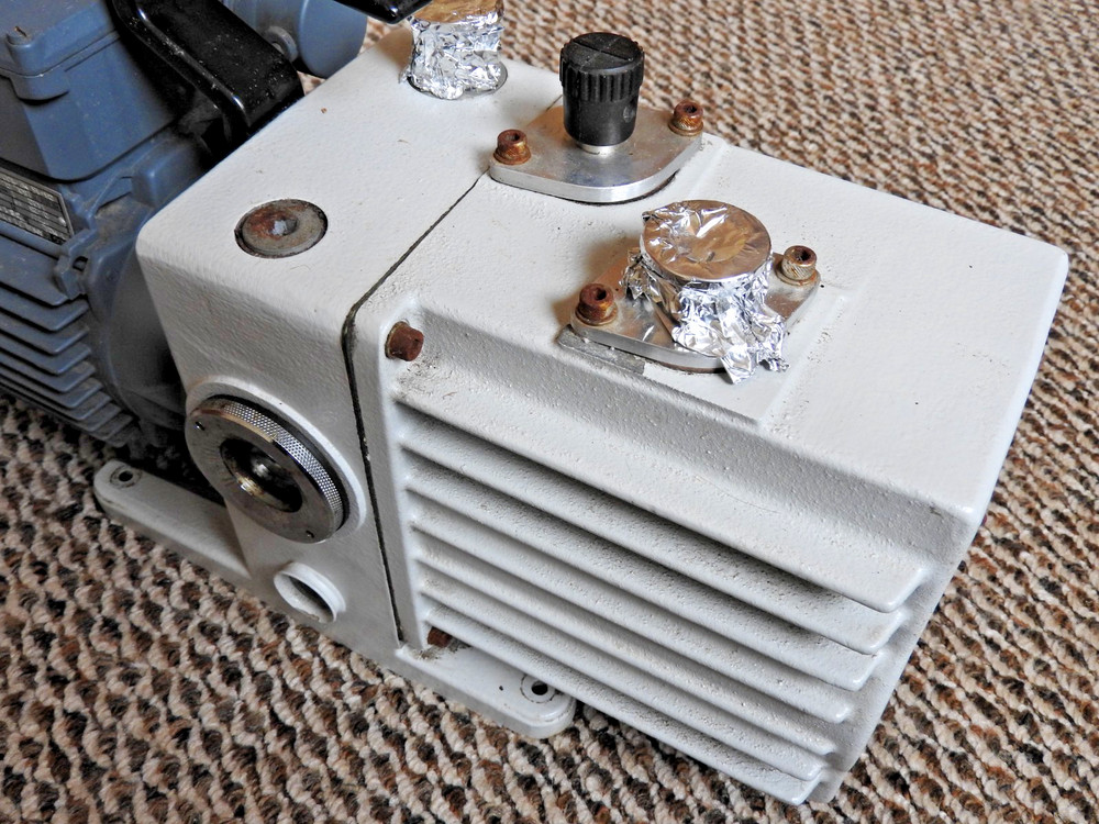 Leybold Trivac D4A Vacuum Pump - Used