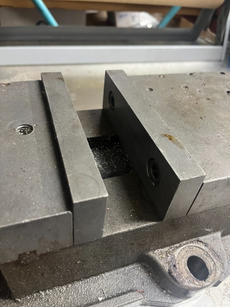 Kurt Vise removed from working mill no numbers