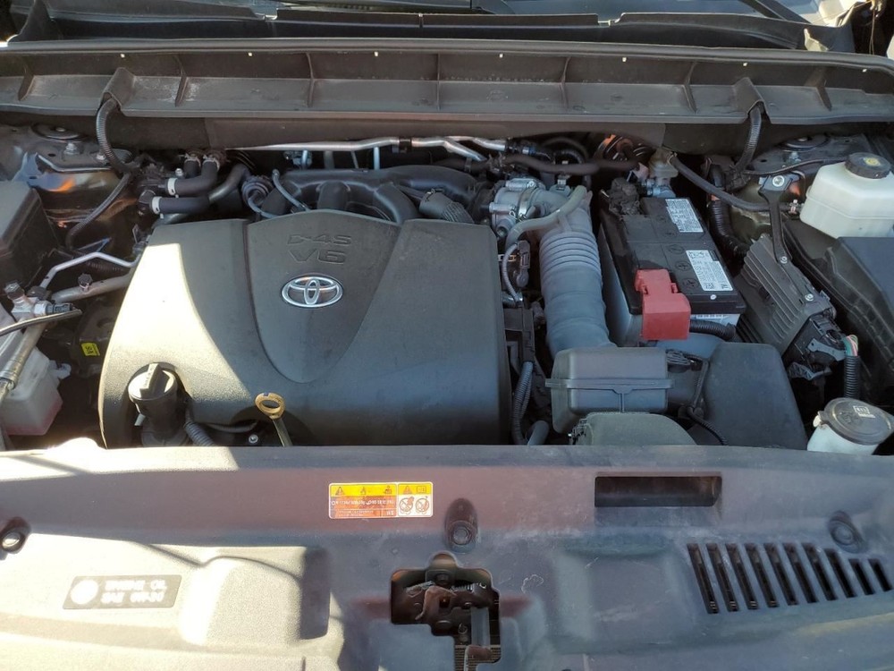 HIGHLANDR 2022 Glove Box 4906865