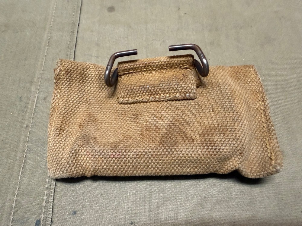 ORIGINAL WWII US ARMY M1942 FIRST AID BANDAGE CARRY POUCH, OD#3-BRITISH MADE
