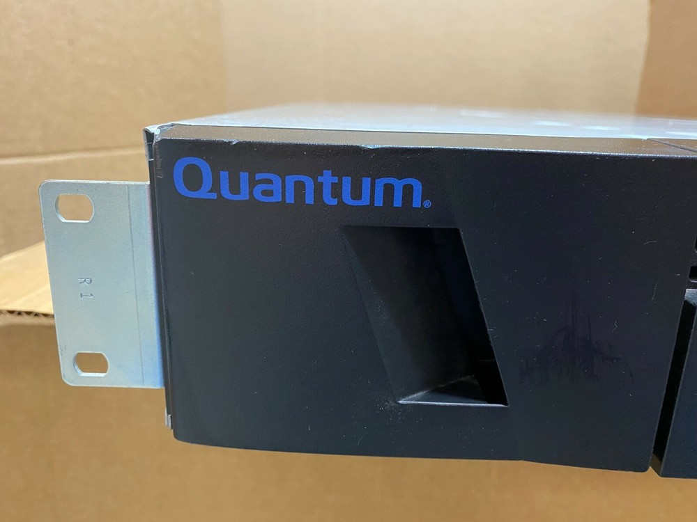 QUANTUM SUPERLOADER 3 L700 LTO-3 SCSI EC-LLDAA-YF TAPE DRIVE LIBRARY AUTOLOADER